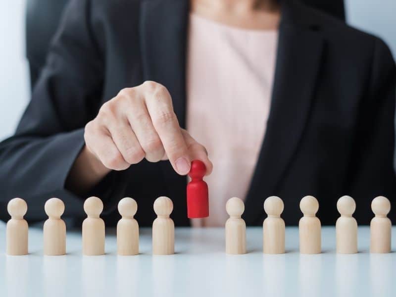 Intelligente Lösungen bei releon helfen dem Fachkräftemangel entgegen zu wirken.